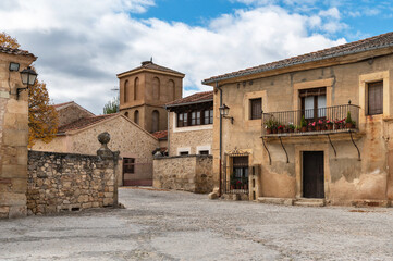 Fototapeta na wymiar Square of the medieval town of Pedraza in the province of Segovia (Spain)