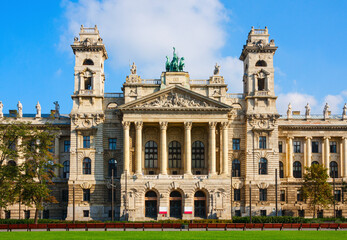 Fototapeta premium Budapest, Hungary. Kossuth square with a frontal view of Ethnographic Museum building. The building is an example of eclecticism in architecture. 