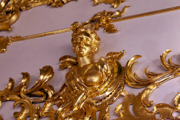 Female bust. Wood gilded carving