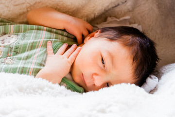 Obraz na płótnie Canvas Newborn baby portrait