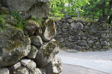 古い石垣がここかしこに