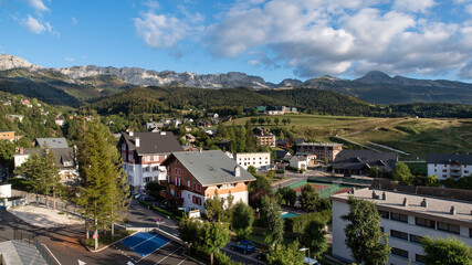 Fototapeta na wymiar Panorama of the village of Villard de Lans in the Alps in France