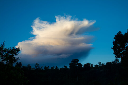 explosi&oacute;n de nubes 