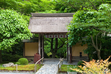 寂光院の三門