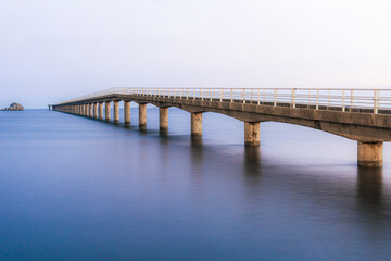 le pont et la mer