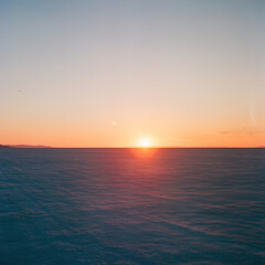 Fototapeta premium salt flats sunset