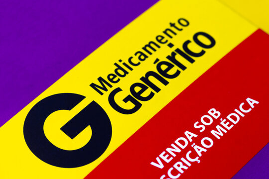 Medicine box with the text "medicamento gen&eacute;rico" (in Portuguese). Medicine and healthcare concept.