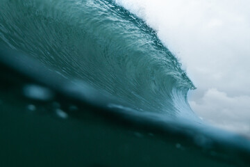 unbroken wave 