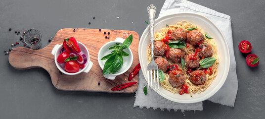 Meatballs with tomato sauce and spaghetti