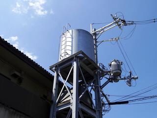 集合住宅の給水タンク