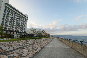 Fototapeta na wymiar ホテルが並ぶ別府湾沿いの海岸線