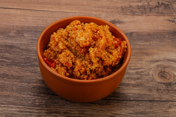 Couscos with tomato and chicken