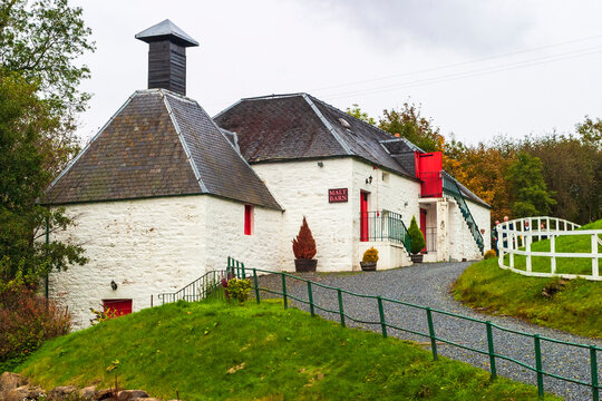 Idyllic Whiskey distillery in the Scottish countryside