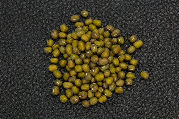 Dry raw beans mung for cooking