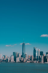 Foto de las vistas desde arriba de la Estatua de la Libertad sobre el skyline de Manhattan, Nueva York