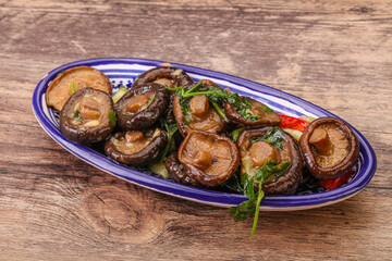 Marinated shiitake mushrooms with herbs