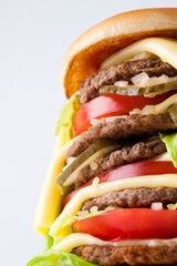 デカ盛りハンバーガー