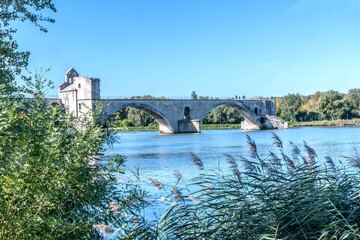 Fototapeta na wymiar Pont d'Avignon On y danse, on y danse