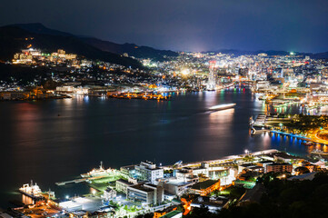 Naklejka premium 世界新三大夜景 長崎 鍋冠山から眺望