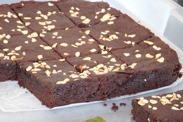 Dessert, green tea cake and brownie cake For snacking or with coffee	
