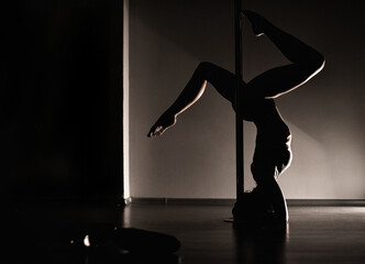 Poledance dancer