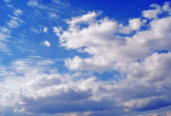 Obraz premium A beautiful cloudscape shot on the blue sky