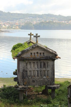 H&oacute;rreo frente al mar, Combarro, Galicia, Espa&ntilde;a.