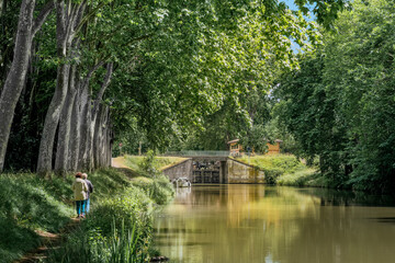Fototapeta na wymiar the canal du midi near Toulouse