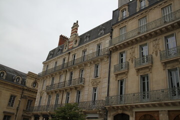 Fototapeta na wymiar Immeubles dans les rue de la ville de Dijon en Bourgogne