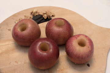Melannurca, Italian apples to cook in the oven with chocolate and nuts.