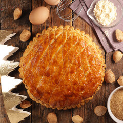 epiphany cake with crown and ingredient