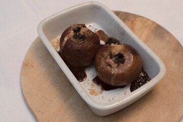 Melannurca, Italian apples to cook in the oven with chocolate and nuts.