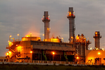 Fototapeta na wymiar Twilight image of a power plant in a beautiful evening.