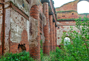 The ruins of the Selishchiv (Arakcheevsk) barracks complex. The village of Selishchi. Chudov...