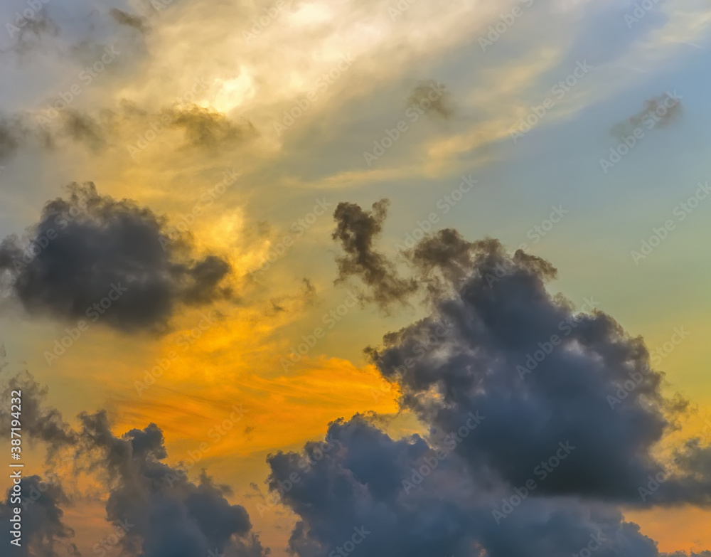 Wall mural dusk yellow sun heaven