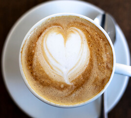 cafe capuchino con corazon
