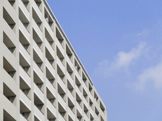 Obraz premium マンションと青空