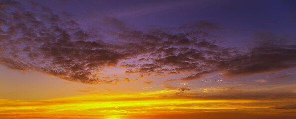 Fototapeta na wymiar Sunset sky landscape dramatic