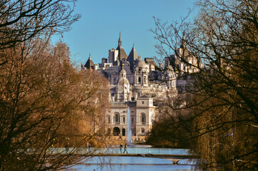 St. James's Park Palace and lake