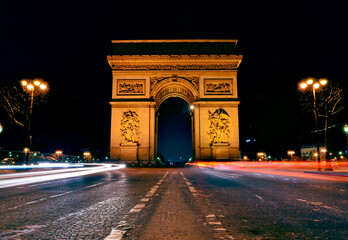 Fototapeta na wymiar Champs Elysees and Triumph Arc in Paris