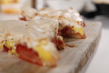 Erdbeeren-Baiser-Schnitte Erdbeer Baiser Kuchen