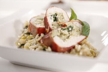Hähnchenroulade mit Lauchrisotto Hähnchen Roulade Lauch Risotto