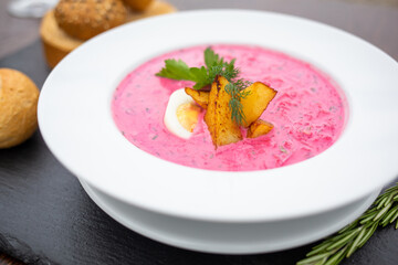 saltibarscai, cold beet soup with kefir, lithuanian borscht