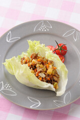 中華風ひき肉レタス包み