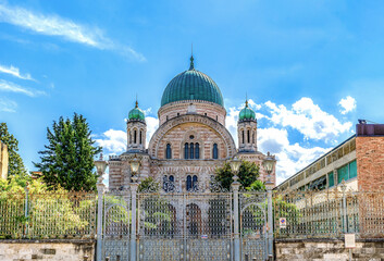 Obraz premium Exterior view of the Great Synagogue of Florence or Tempio Maggiore, built in the 19th century, in Florence city center, Tuscany, Italy 