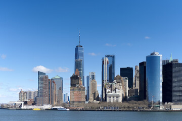 Fototapeta na wymiar One World Trade Center over Manhattan skyline