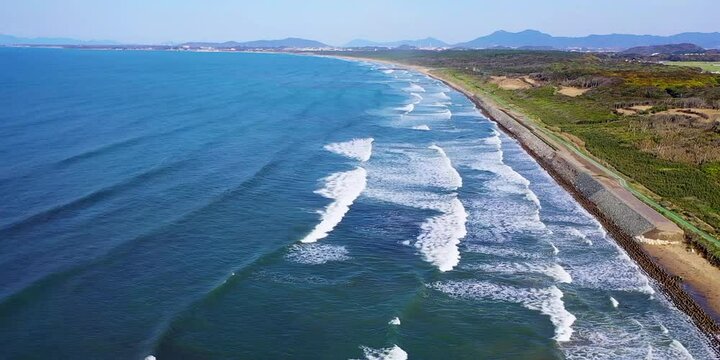 美しい海を2Kドローン撮影01