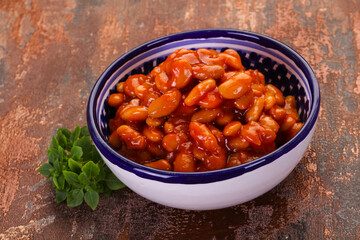Baked kidney with tomato sauce