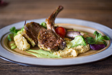 lamb chops with vegetables
