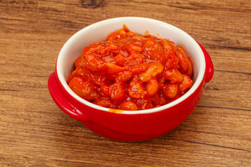 Baked kidney with tomato and pepper